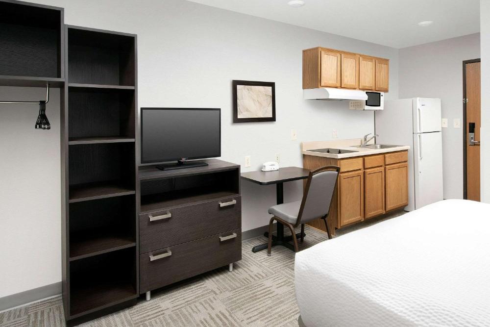 Standard Queen Room - Non-Smoking interior